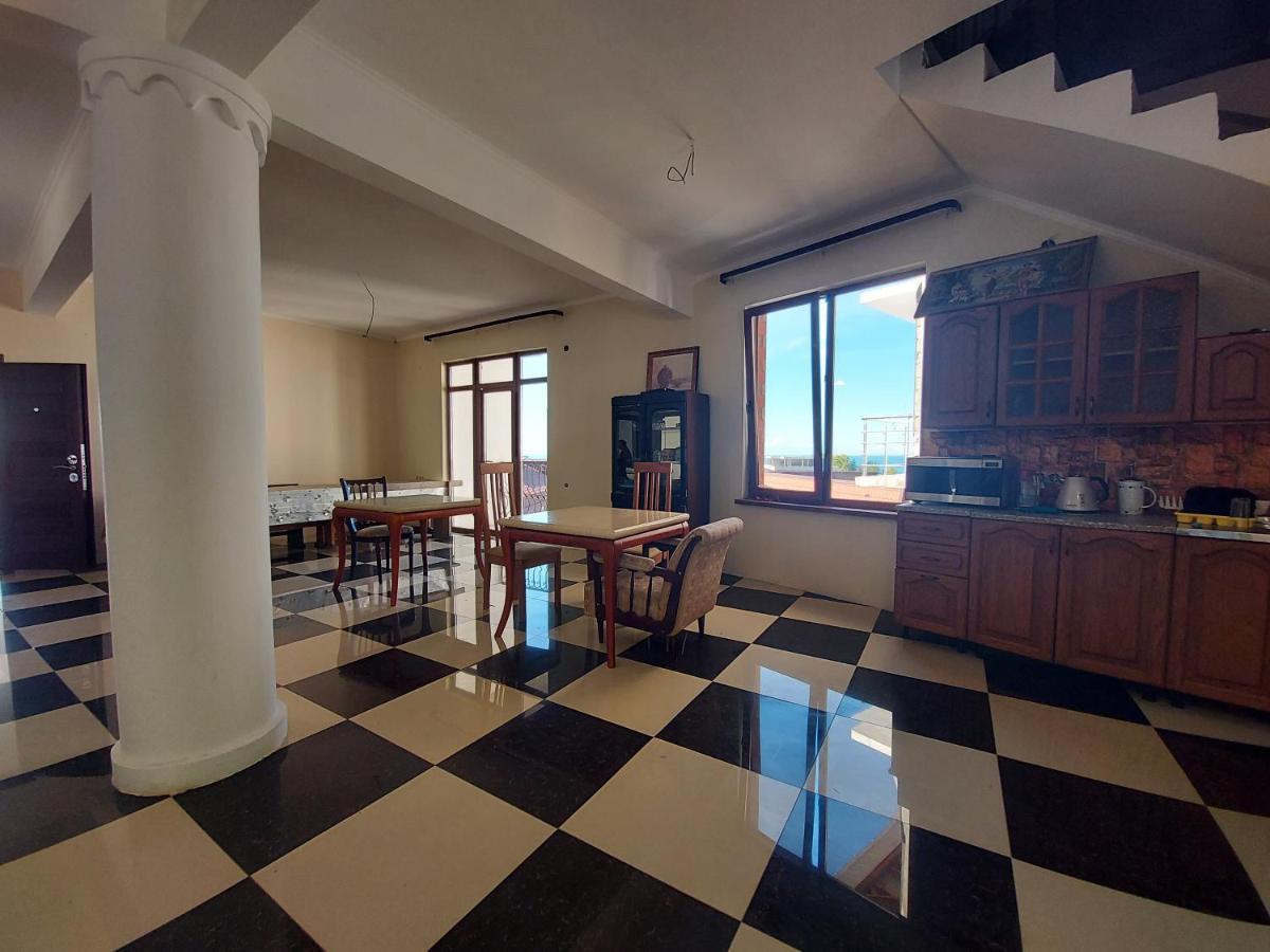 Гостевой Дом София 400 М До Моря Gagra Exteriér fotografie