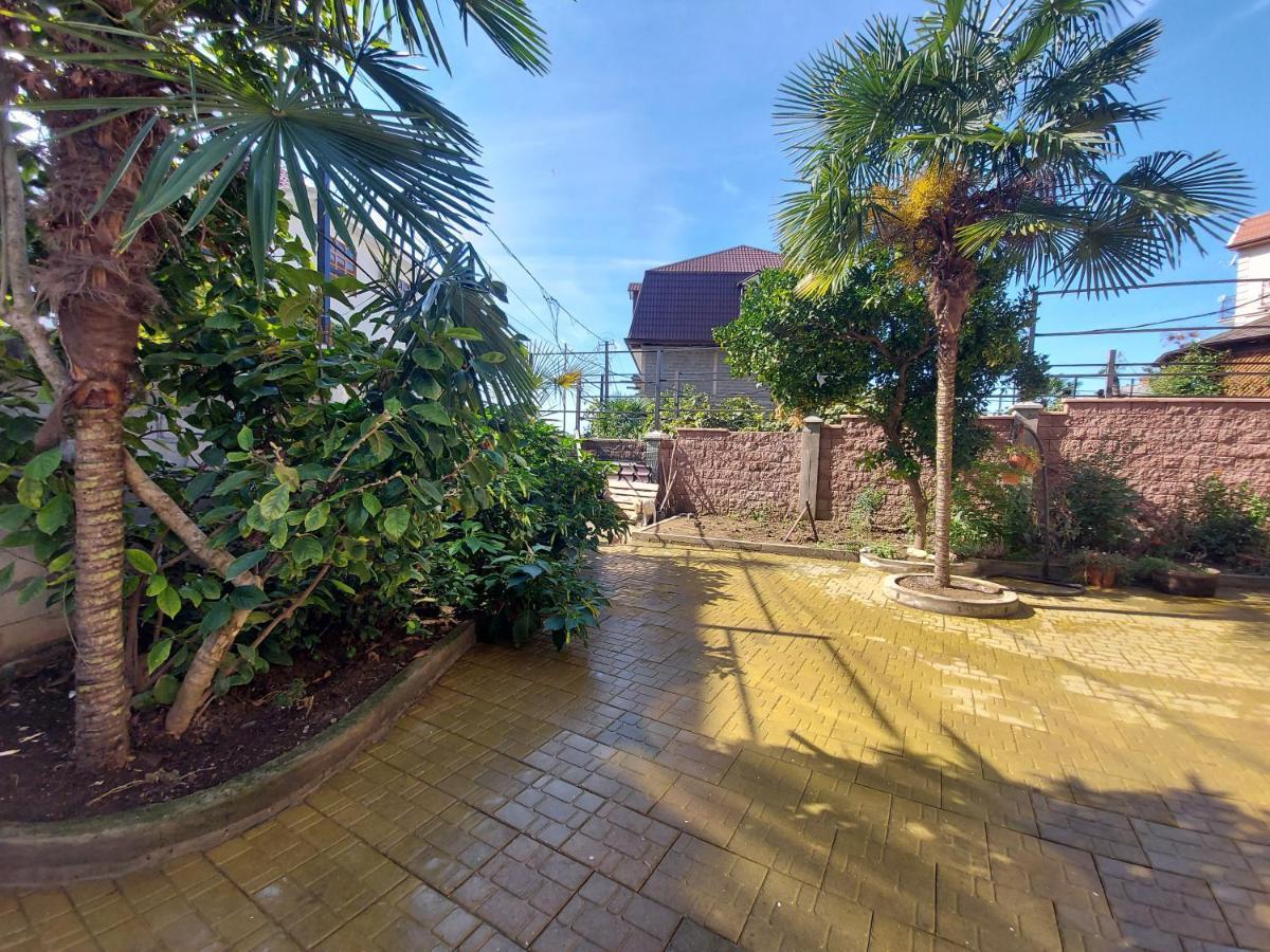 Гостевой Дом София 400 М До Моря Gagra Exteriér fotografie